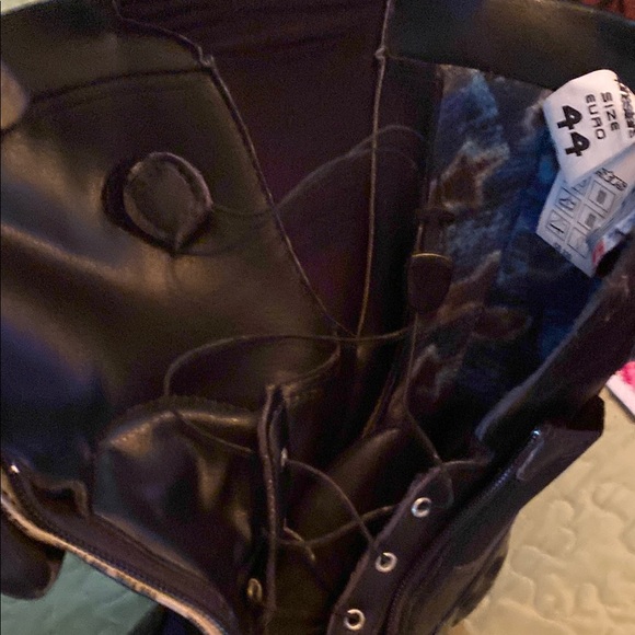 Alpinestars Black Motorcycle Boots - Picture 5 of 15